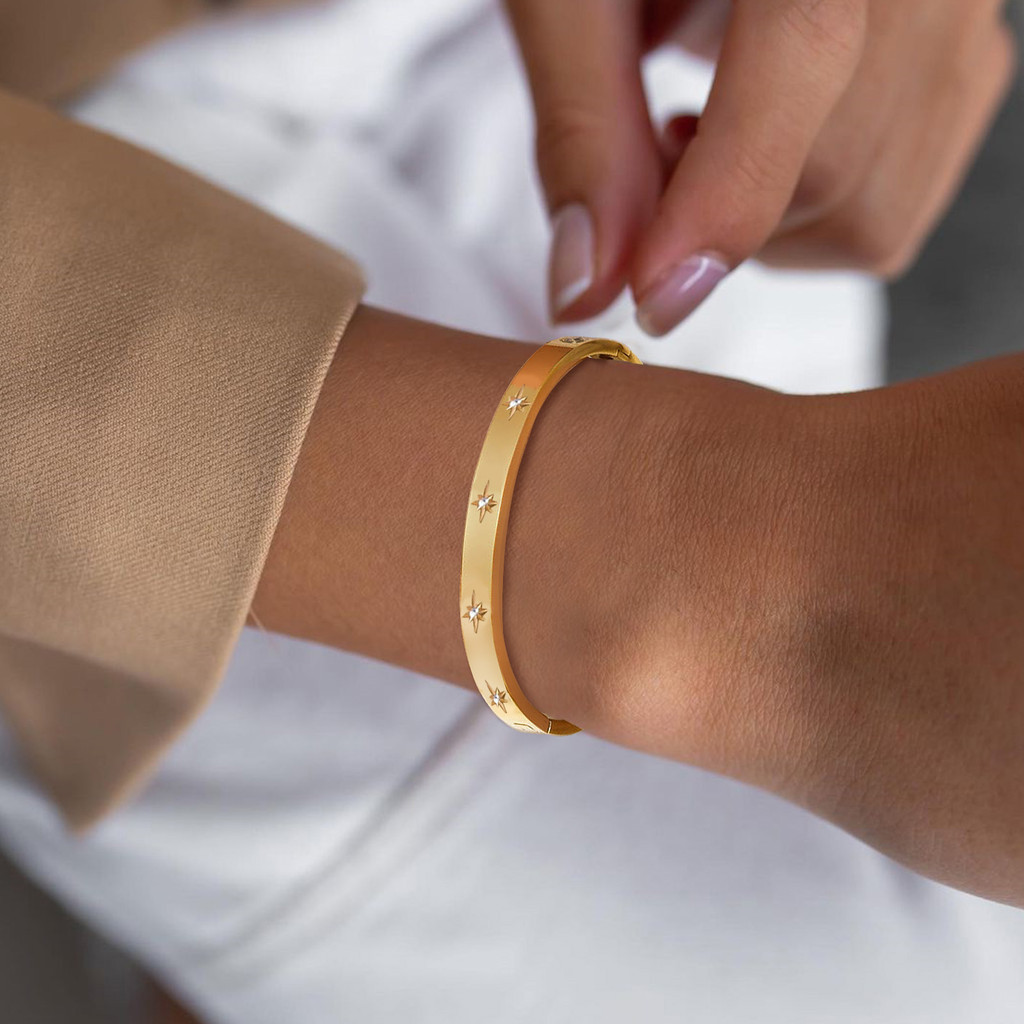 Vnox สร้อยข้อมือ กําไลข้อมือ สเตนเลส ทอง 18K ประดับเพทาย รูปดาว หรูหรา คลาสสิก เครื่องประดับ สําหรับผู้หญิง