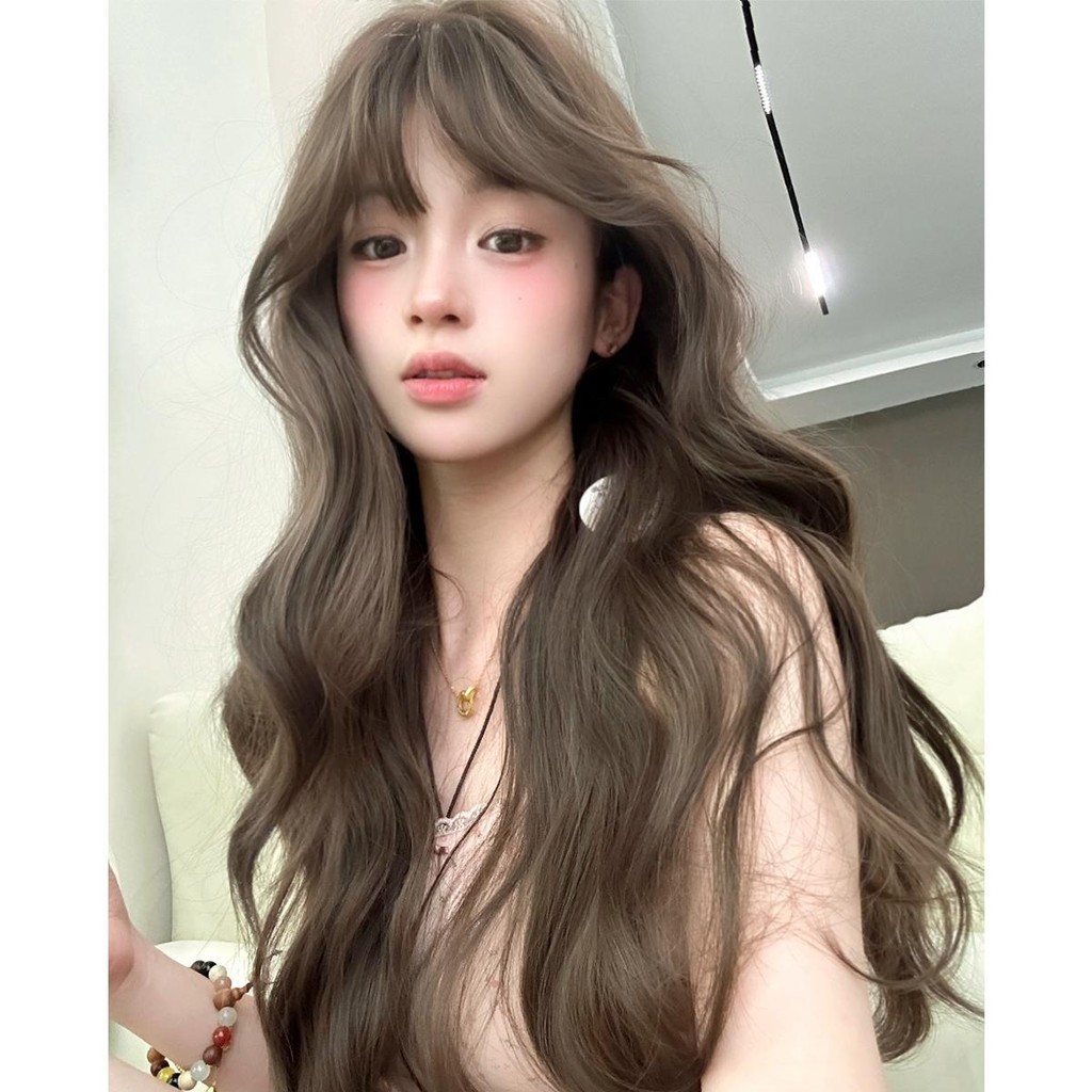 GDS Wigs วิกผมลอนคลื่นเล็กสีน้ำตาลหม่นประกายเทา มีหน้าม้า (ยาว 68 cm)