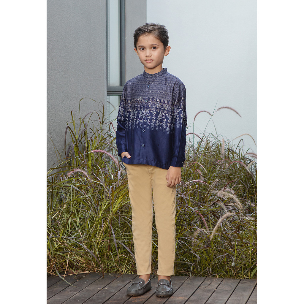 MINIMAL KEMEJA MANZONE - เสื้อเชิ้ตแขนยาวผู้ชาย Aydin LS Junior - สีกรมท่า - Manzone & ขั้นต่ํา