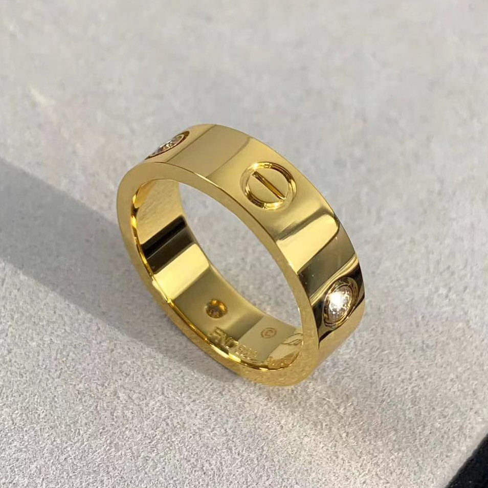 แหวนสเตนเลส ชุบไทเทเนียม ทอง 18K ประดับเพชร สวยหรู ของขวัญแฟชั่น