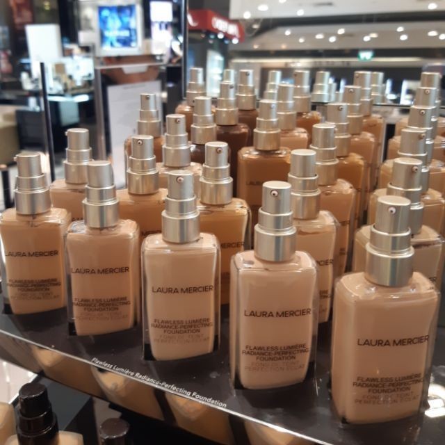 ส่งไว แบ่งขาย รุ่นติดรีเฟล็กซ์ LAURA MERCIER FLAWLESS LUMIERE RADIANCE PERFECTING FOUNDATION