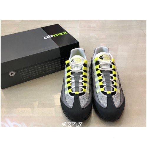 ** ของแท้ 100% Nike Air Max 95 รองเท้าผ้าใบ สีเขียวนีออน สีเทา ct1689-001 xhk9 EBYC