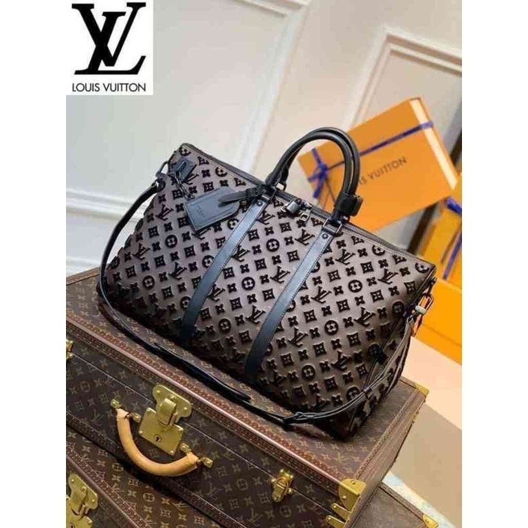 หลุยส์วิตตอง Louis Vuitton lv กระเป๋า m45046 keepall triangle bandouliere 50 กระเป๋าเดินทางผู้หญิงกระเป๋าสะพายกระเป๋าเป้