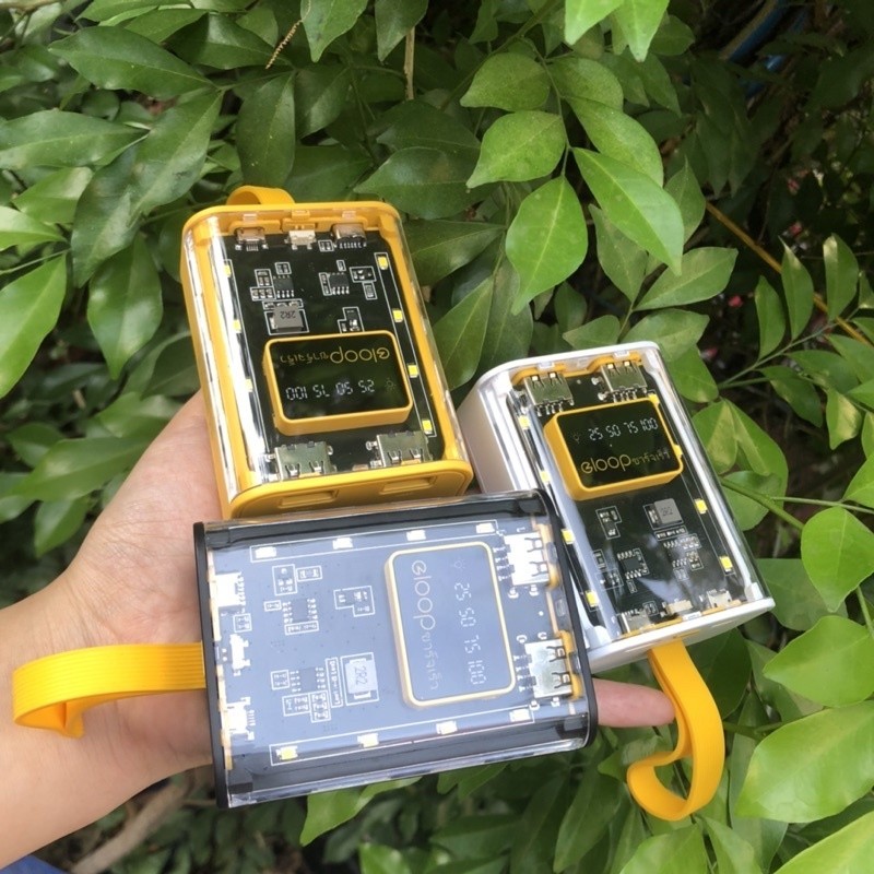 พร้อมส่ง powerbank แบตสำรอง E10 30000mah มีไฟLED สายชาร์จในตัว ชาร์จพร้อมกัน4เครื่องได้