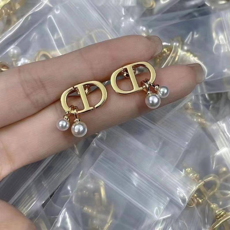 D Home ต่างหู จี้ตัวอักษร CD ประดับมุก คุณภาพสูง สไตล์เรโทร สําหรับผู้หญิง