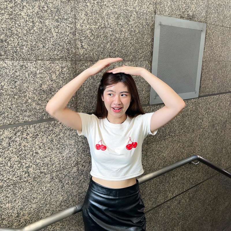 （จัดส่งตลอด 24 ชั่วโมง）Angle Official  - Cherry T-shirt