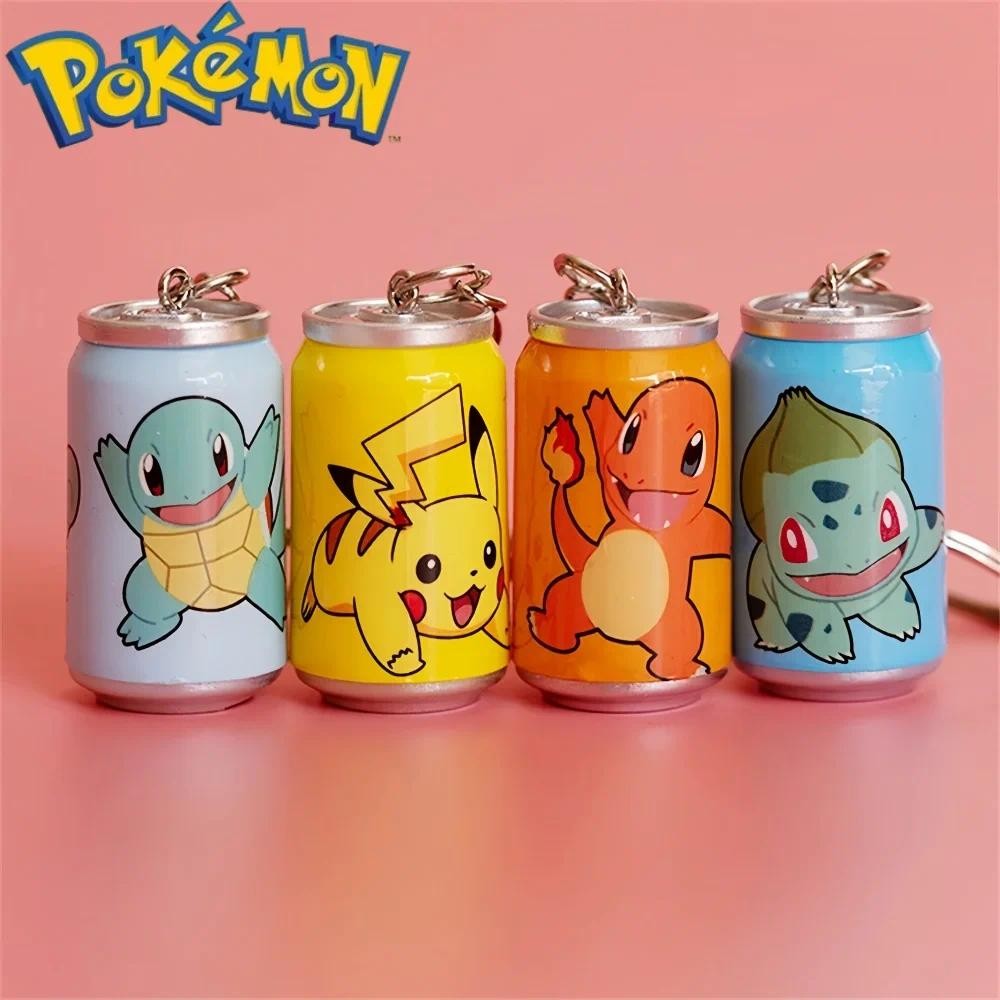Pokemon Pikachu อะนิเมะรูปพวงกุญแจกระป๋อง Charmander Squirtle Cans ของเล่นเด็กการ์ตูน keyring แขวนตกแต่งเด็กของขวัญ