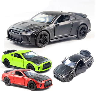 ร้านคนไทย! พร้อมส่ง โมเดลรถเหล็ก GTR 1/36 ของเล่นสำหรับเด็ก สีแดง สีเขียว สีดำ