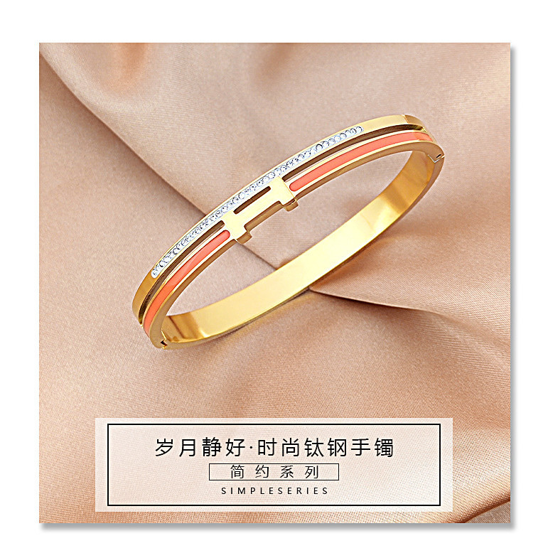 สไตล์ใหม่ สร้อยข้อมือไทเทเนียม เหล็ก ไม่จางหาย ตัวอักษร เพชร สร้อยข้อมือแฟชั่น เรียบง่าย บรรยากาศ บาง อิทธิพล สร้อยข้อมือ ชั้นเรียน หญิง