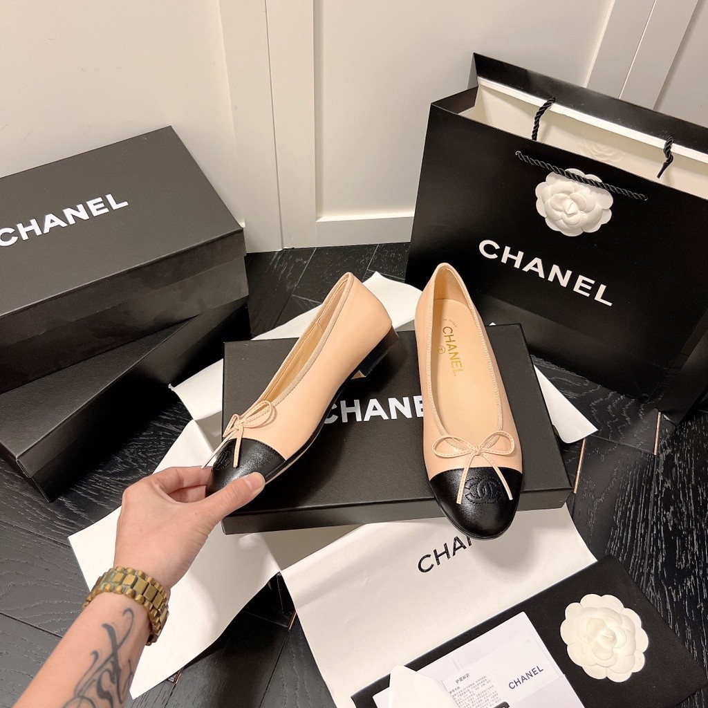 Chanel รองเท้าบัลเล่ต์ ลําลอง ส้นแบน ลูกไม้ สําหรับผู้หญิง (หนัง) 733