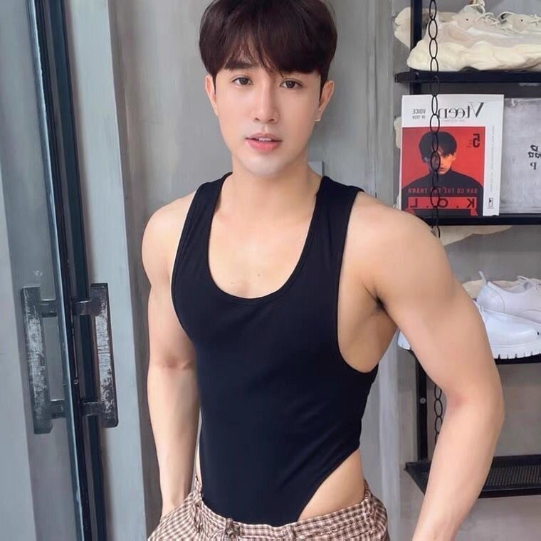 ชุดบอดี้สูท รอมเปอร์ คอกลม แขนกุด เซ็กซี่ สีพื้น สําหรับผู้ชาย 2024