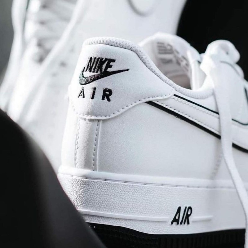 Nike Air Force 1 โครงร่างสีขาว/ดำ