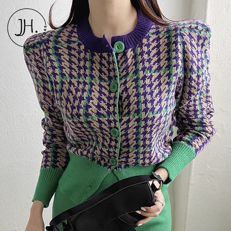JH.lucky เสื้อกันหนาวคอกลมแขนยาว เสื้อกันหนาวไหมพรม กระดุมหน้า ลายการาฟฟิก แขนจั๊ม #379
