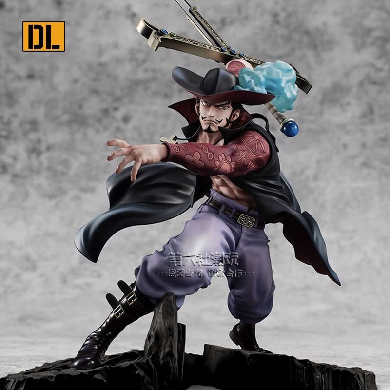 พร ้ อมสต ็ อก One Piece Figure Fighting Hawkeye Qiwuhai Hawkeye Mihawk รูปเครื ่ องประดับของขวัญ 8G