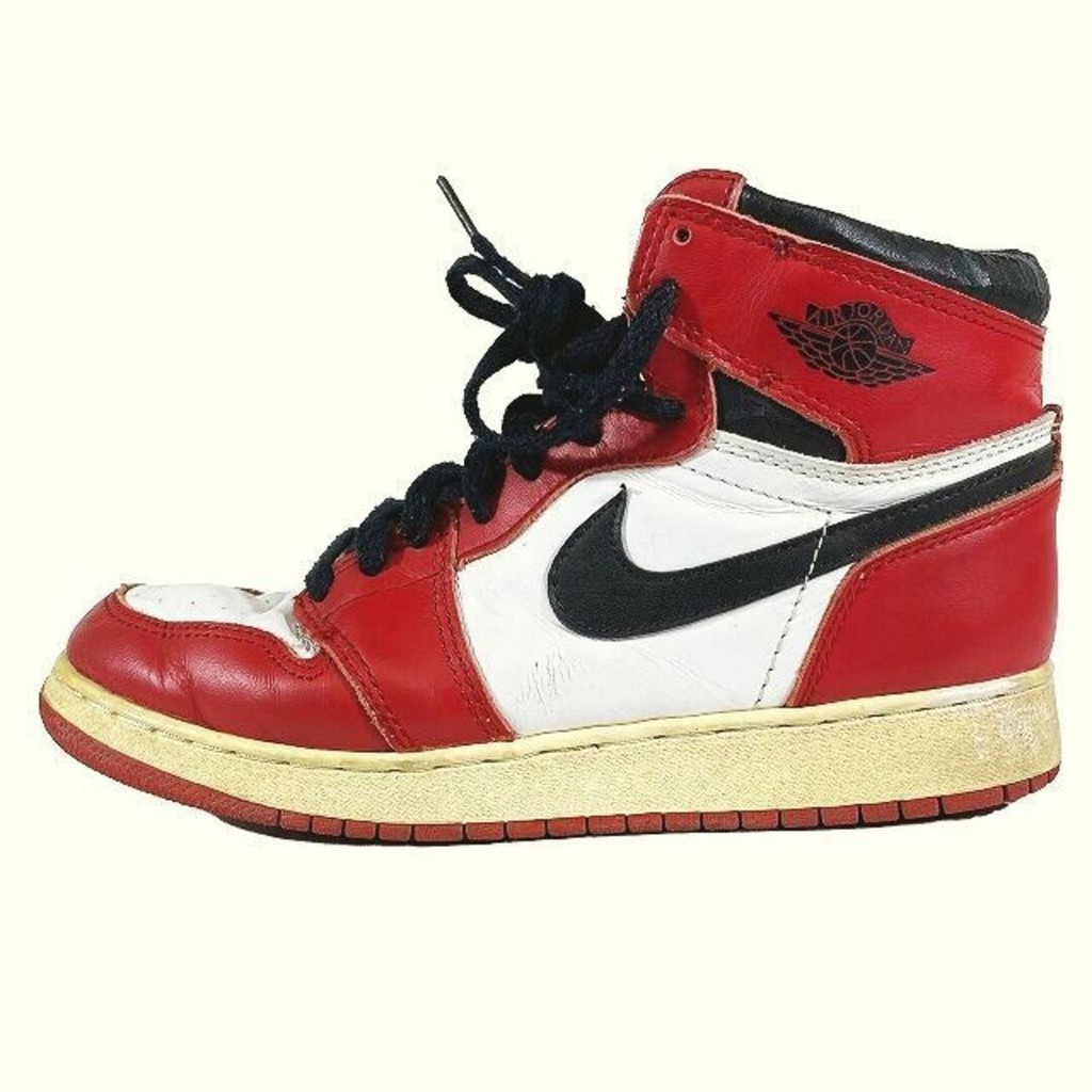Nike Air Jordan 1 High Chicago รองเท้าผ้าใบ สีแดง จากญี่ปุ่น มือสอง
