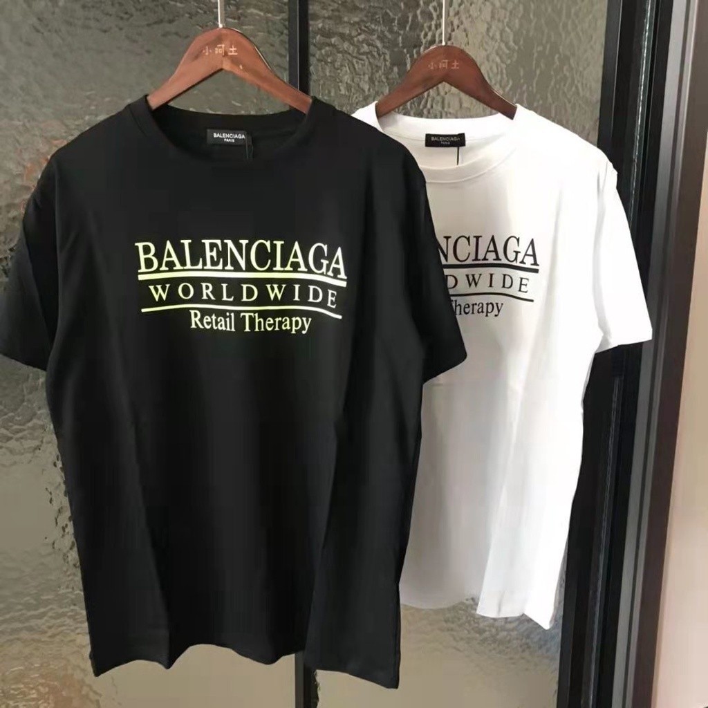 Balenciaga 2024 เสื้อแขนสั้น คอกลม ผ้าฝ้ายแท้ พิมพ์ลายตัวอักษร แฟชั่นฤดูใบไม้ผลิ และฤดูร้อน สําหรับผู้ชาย และผู้หญิง Sq6c