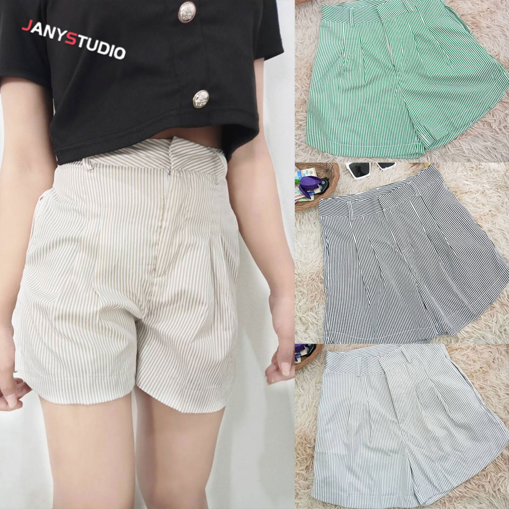 กางเกงขาสั้นลายริ้ว เอวสูงตะขอหน้า ทรงสวยสลิม