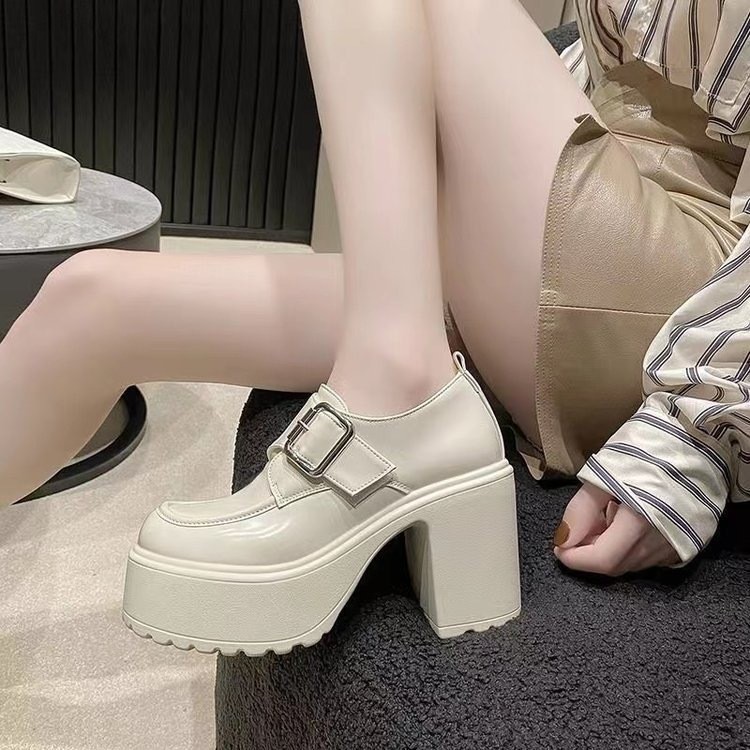 รองเท้าส้นสูงผู้หญิง สินค้าพร้อมส่ง สูง2-3นิ้วค่ะ TP402