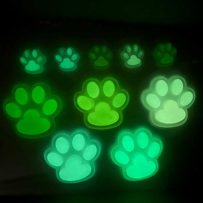 Glow in The Dark jigtas Dog Claw รองเท้า Charms Cat Paw Jibitz croc Luminous คริสตัล Jibits Charm Pin สําหรับเด็กรองเท้าอุปกรณ์ตกแต่ง