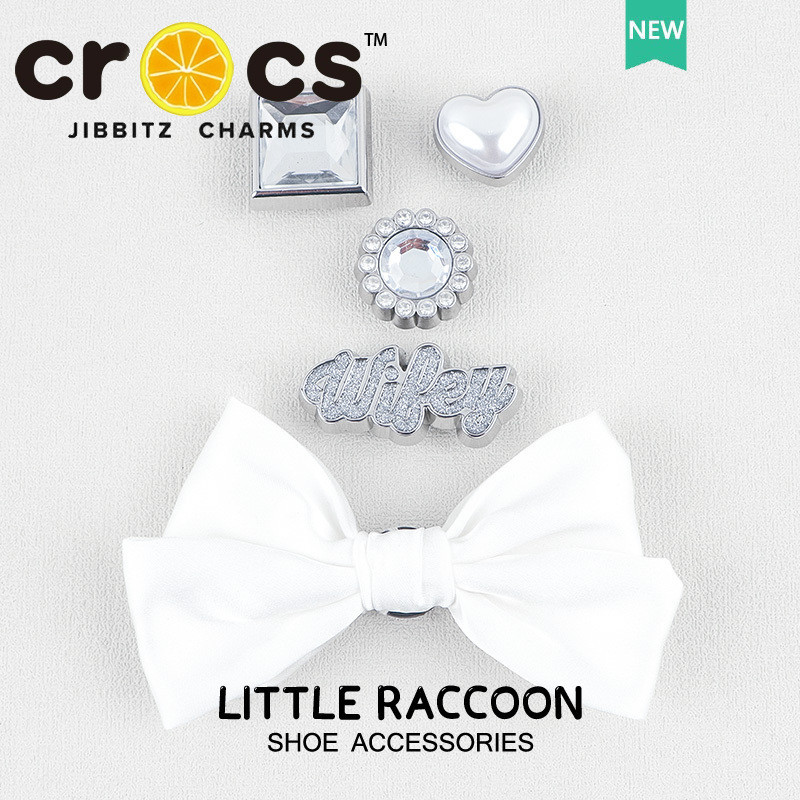 Jibbitz crocs charm แท้  หัวเข็มขัดโลหะ ประดับไข่มุก โบว์ สีขาวบริสุทธิ์ อุปกรณ์เสริม สําหรับรองเท้า