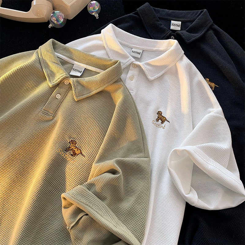 เสื้อโปโลแขนสั้นลําลอง ทรงหลวม ลายวาฟเฟิล เหมาะกับฤดูร้อน สไตล์ญี่ปุ่นเรโทร สําหรับผู้ชาย วัยรุ่น