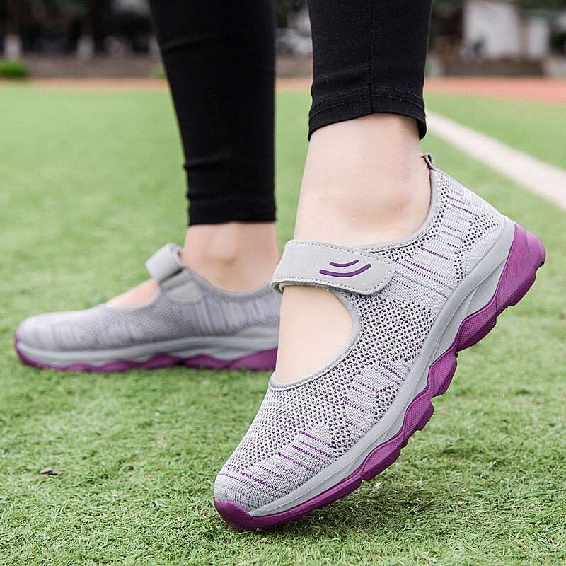 รองเท้าผู้สูงอายุฤดูร้อน Soft-Soled Breathable One-Pedal ตาข่ายสีแดงรองเท้าลําลอง Flying Knit ปากตื้น Vel