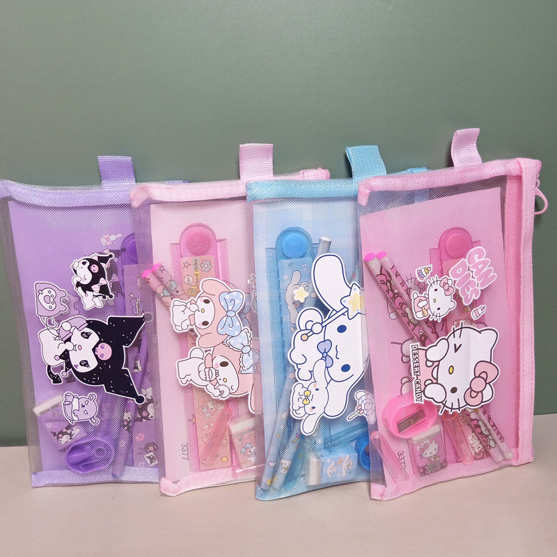 8 ชิ้น / ล็อต Sanrio ตาข่ายซิป กระเป๋าดินสอ Cinnamoroll Kuromi นักเรียน กล่องเก็บของ พร้อมไม้บรรทัดดินสอ กบเหลาดินสอ ยางลบ
