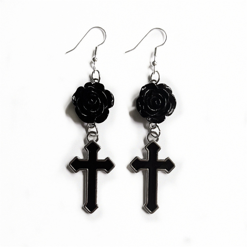 Gothic Elegant Black Rose ต่างหูแฟชั่นที่ไม่ซ้ํากันรูปแบบกลวงต่างหูผีเสื้อสีดํา Cross