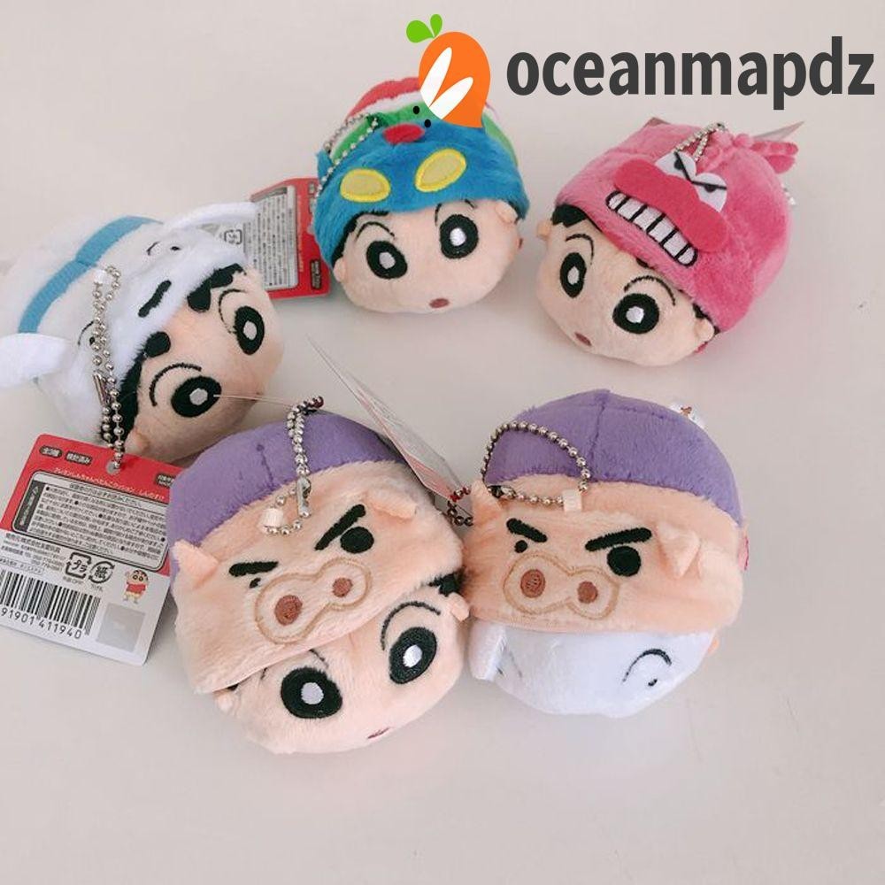 Oceanmapdz จี้ตุ๊กตาชินจัง Kawaii ของขวัญเด็ก ชินจัง ตุ๊กตาการ์ตูน ของเล่นยัดไส้ กระเป๋าเดินทาง ของเล่นนุ่ม จี้อนิเมะ