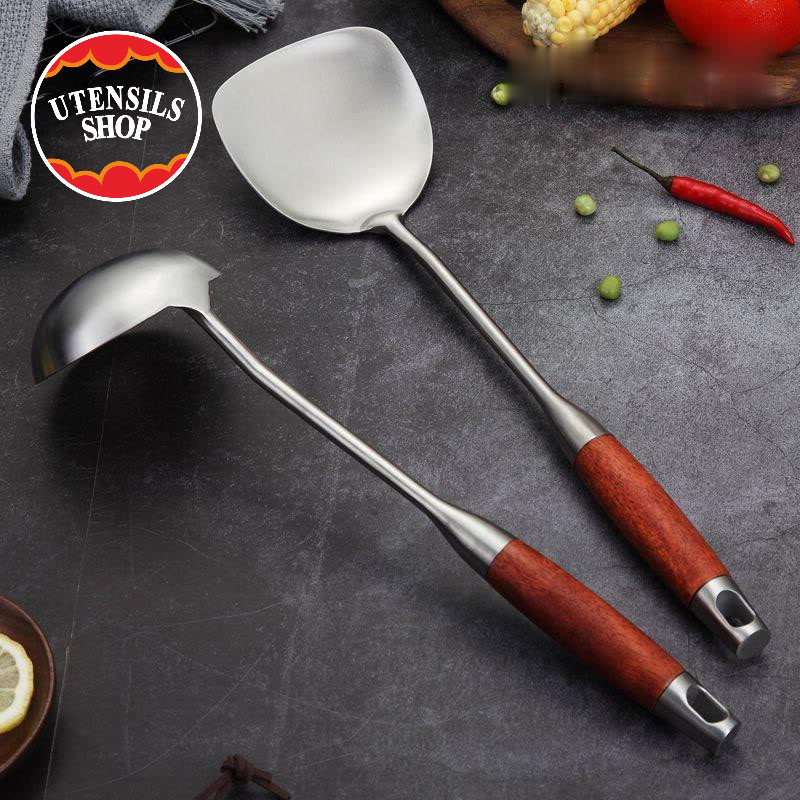Utensils ตะหลิว กระบวย สแตนเลสด้ามไม้ ยาว ขนาดใหญ่ ตะหลิวสแตนเลส กระบวยสแตนเลส ที่ตักอาหาร ที่ผัดอาหาร เครื่องใช้ในครัว