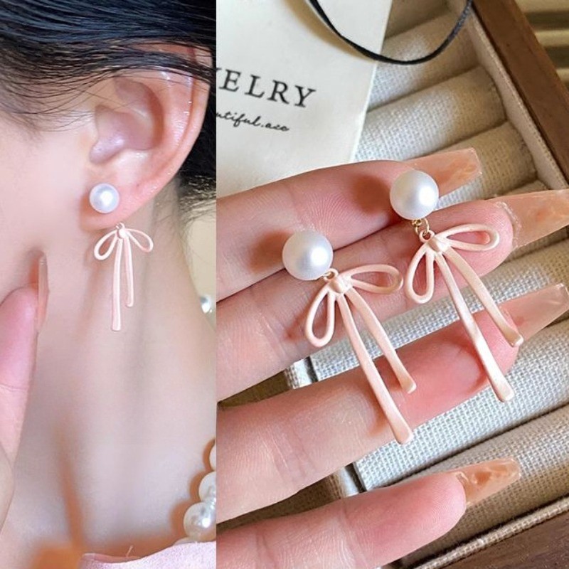 เครื่องประดับต่างหูเจาะหูมุกกุทัณฑ์สีชมพู