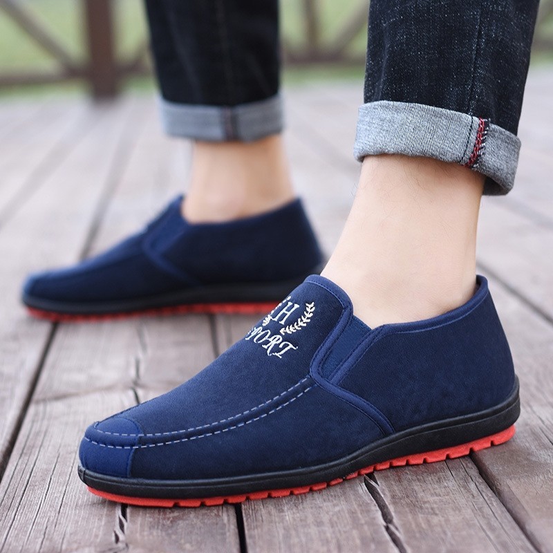 GFShop New รองเท้าแบบสวมสุดเท่สำหรับผู้ชาย ทรงและดีไซนเท่ออกอกแบบมาเพื่อผู้ชายโดยเฉพาะ ไม่มีเชือกผู