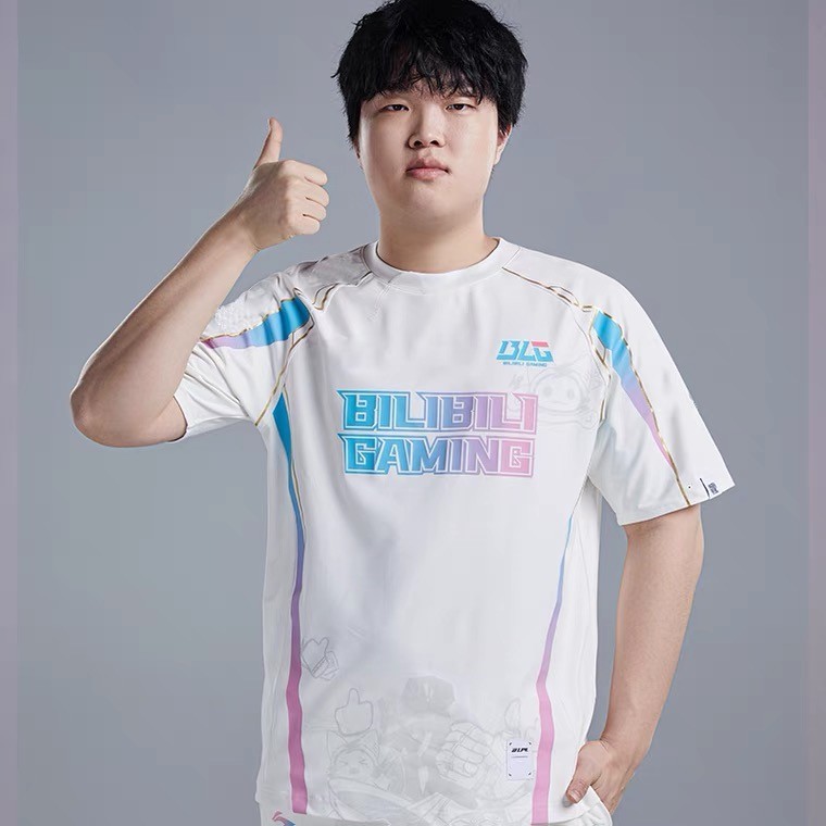 เสื้อกีฬาแขนสั้น ลายทีม Li Ning LPL 2024 Season BLG Esports เสื้อยืดแขนสั้น คอกลม ดูดซับเหงื่อ สวมใส่สบาย แฟชั่นฤดูร้อน สําหรับผู้ชาย และผู้หญิง