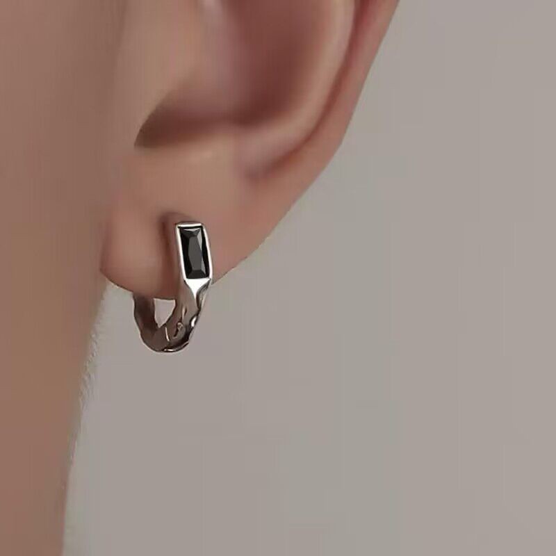 925 เงินอินเทรนด์ที่ไม่ซ้ํากัน High-End ไม่สม่ําเสมอ Niche ผู้ชายผู้หญิงต่างหู