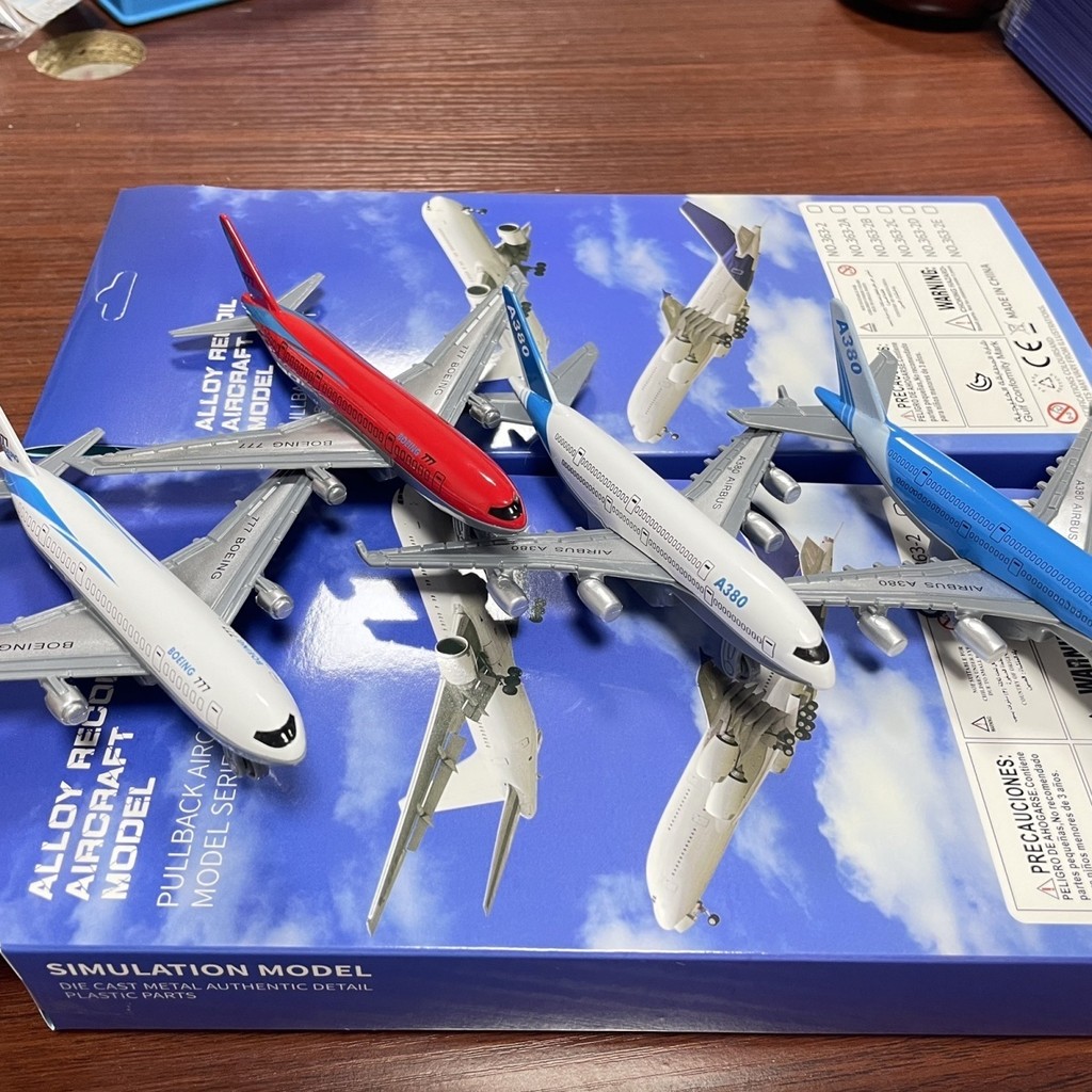 โบอิ้ง777และก380ต้นฉบับจําลองสองโบอิ้ง777และก380รุ่นโลหะผสมเครื่องบินดึงกลับของเล่นเด็ก