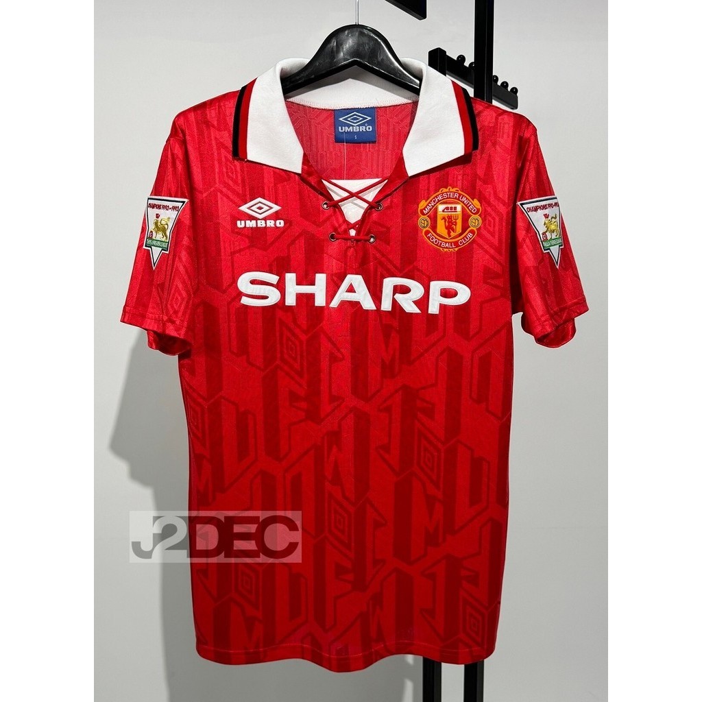 [Retro] - เสื้อฟุตบอล ย้อนยุค แมนยู Home เหย้า 1992/1993 สีแดงคอเชือก ของคันโตน่า พร้อมชื่อเบอร์-นักเตะแมนยูครบทุกคน