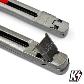 SDI 3006C มีดคัตเตอร์อเนกประสงค์ ขนาด 9 มม. ล็อคใบมีดแบบแข็งแรง ใบมีดเอียง30องศา