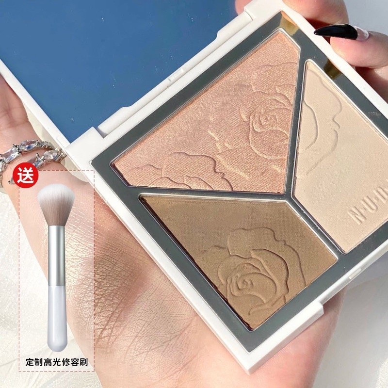 S-32🌟Nnuedwe พาเลทไฮไลท์ชิมเมอร์3in1เน้นและปรับโทนสีผิวให้สว่างขึ้น  เหมาะกับทุกสีผิว เกลี่ยให้เป็นธรรมชาติ มีความแวววาว - รูปที่ 3