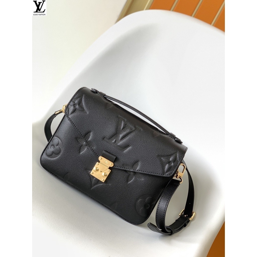 หลุยส์วิตตอง Louis Vuitton กระเป๋าถือ lv m59212 สีดำ m59211 สีน้ำเงิน pochette metis vividly portrays elegabags กระเป๋าส