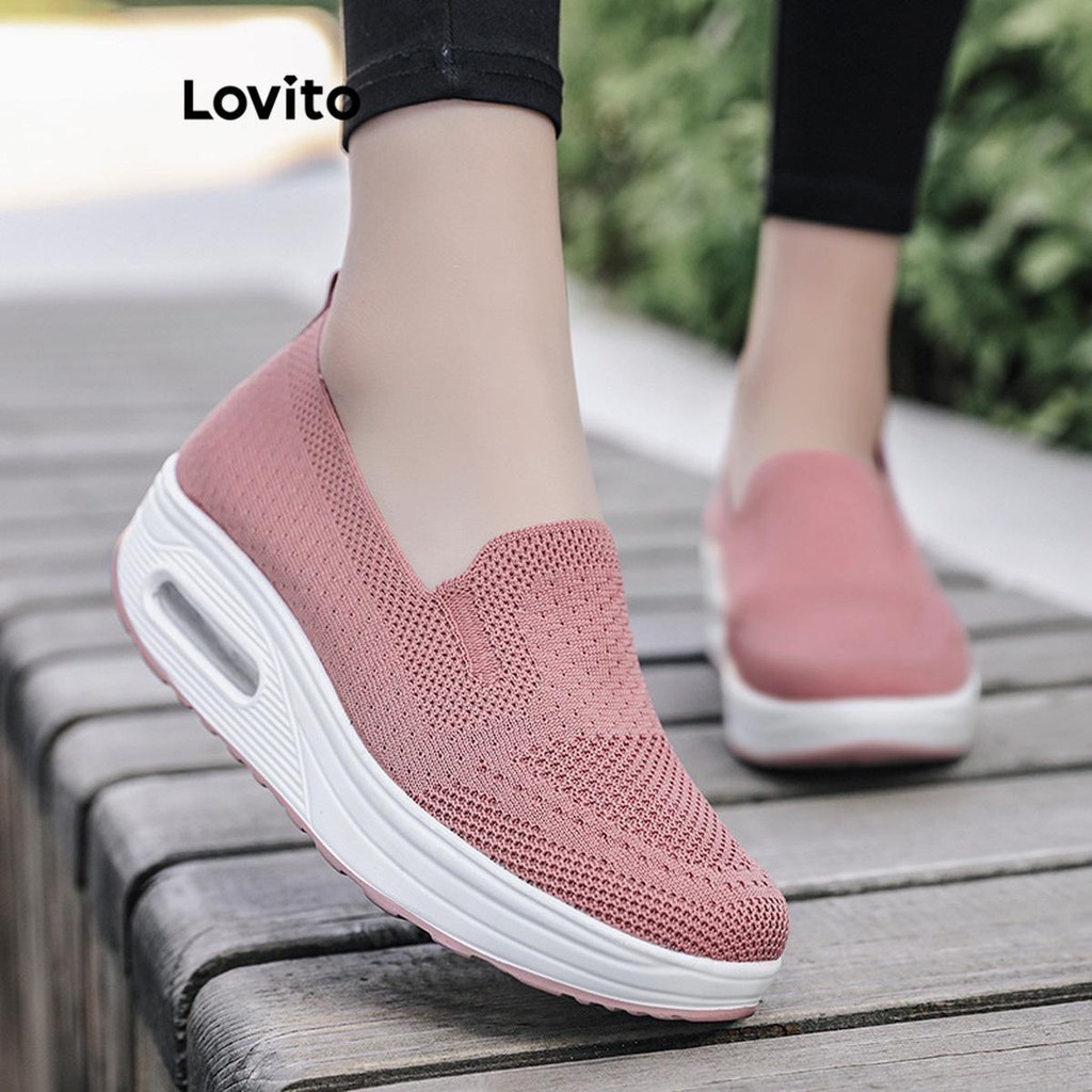 Lovito รองเท้าผ้าใบผู้หญิง แต่งตาข่าย พื้นหนา สีพื้น สไตล์สปอร์ต LFA25021