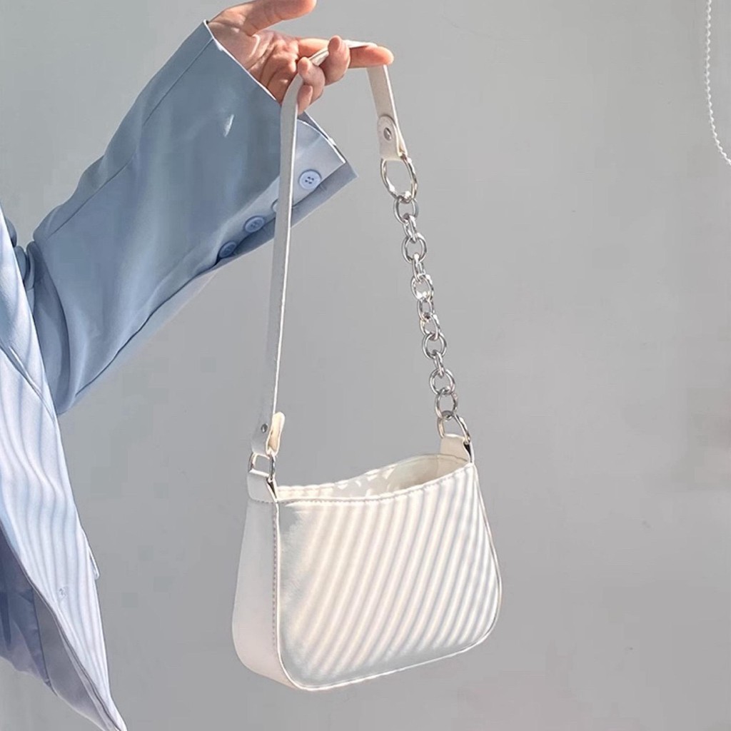 กระเป๋ามินิมอล สะพายข้าง  สายสะพายโซ่ วัสดุหนังPU รุ่น207