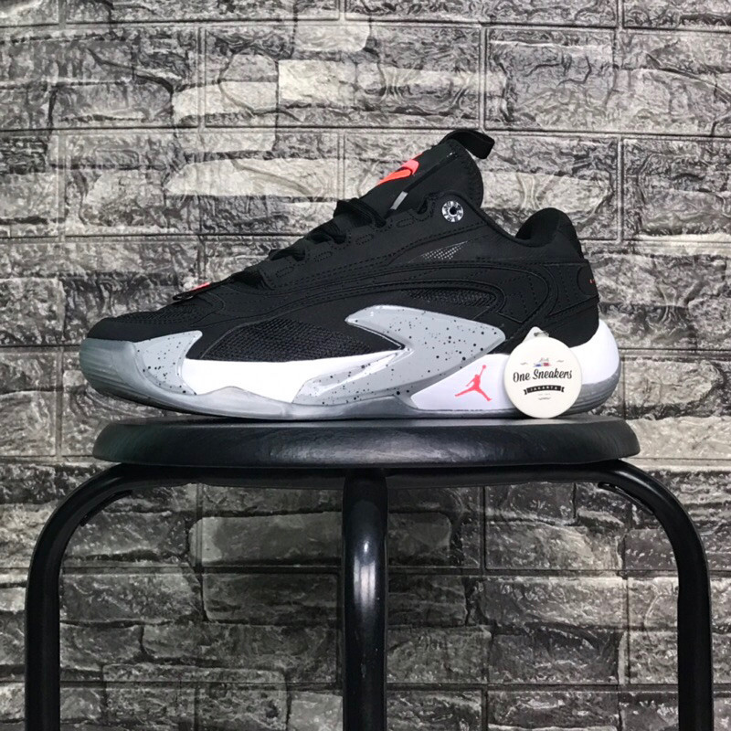 รองเท้า AIR JORDAN LUKA 2 "BLACK BRIGHT CRIMSON"  เป็นต้นฉบับ