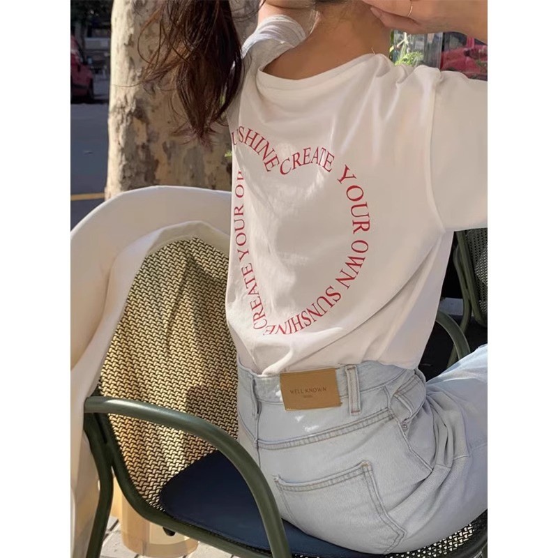 ซูซี ใหม่มินิมอลพิมพ์ตัวอักษรสไตล์เกาหลีคอกลมแขนสั้นเสื้อยืดผู้หญิงด้านบน 240330
