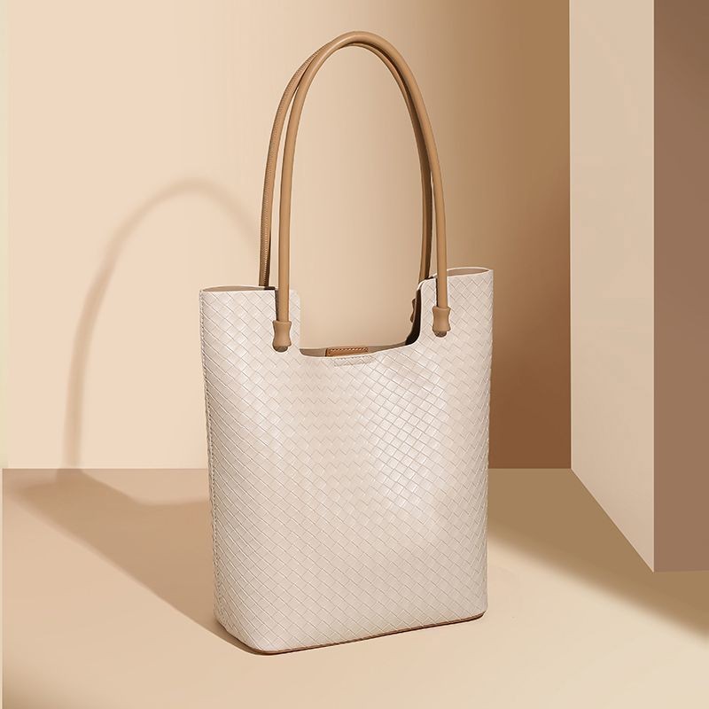 Tote Bag กระเป๋าสะพายความจุขนาดใหญ่กระเป๋าหญิง All-Match Bucket Bag Retro Commuter Bag