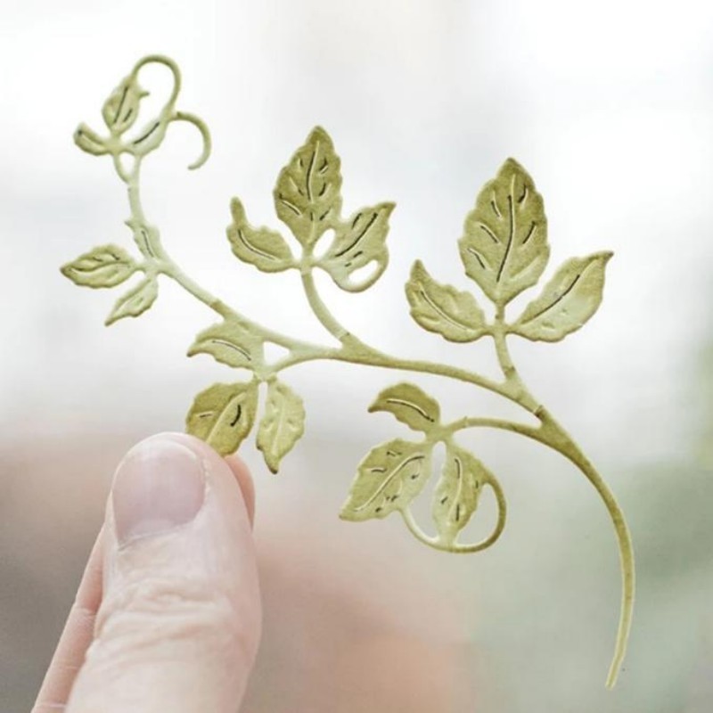 Yizhi แม่พิมพ์โลหะคาร์บอน รูปดอกไม้ สําหรับตัดกระดาษ Diy