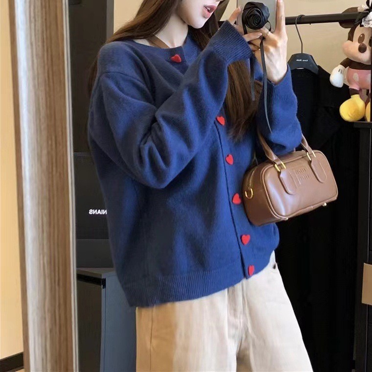 ใหม่สไตล์รักปุ่มเสื้อสเวตเตอร์ถักผู้หญิงหวานแขนยาวออกแบบสไตล์ตะวันตกถักเสื้อแจ็ค