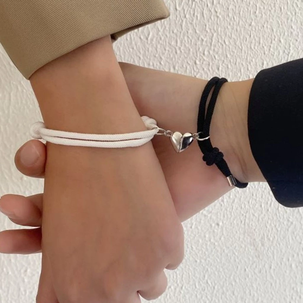 ชุดสร้อยข้อมือเชือกถัก แบบแม่เหล็ก เหมาะกับคู่รัก สําหรับเพื่อนรัก มี 2 ชิ้น