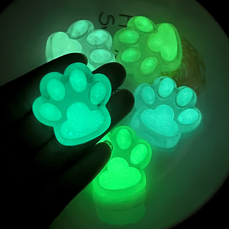 Glow in The Dark jigtas Dog Claw รองเท้า Charms Cat Paw Jibitz croc Luminous คริสตัล Jibits Charm Pin สําหรับเด็กรองเท้าอุปกรณ์ตกแต่ง