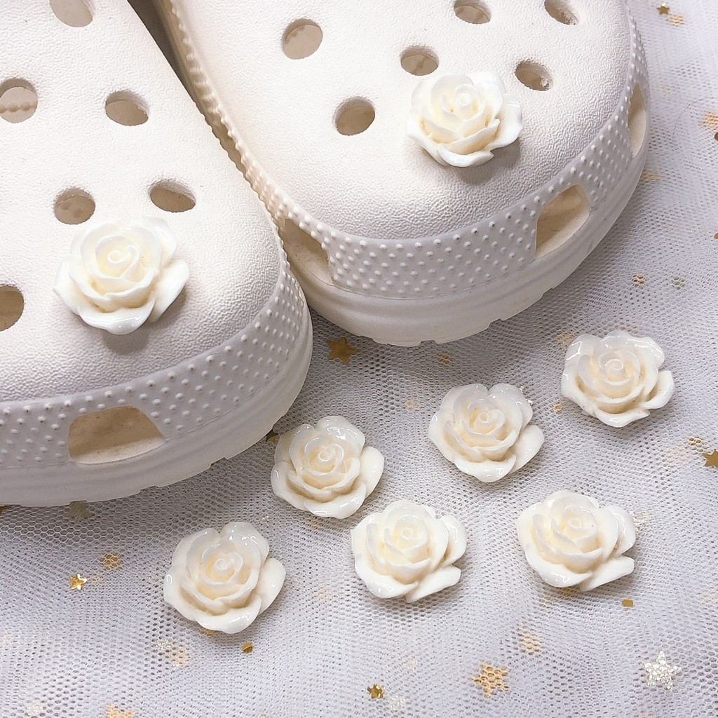 2/4/6/10 ชิ้น【สีเบจโรส】ชุดอุปกรณ์เสริม jibitz croc Clog jibitz หัวเข็มขัดรองเท้า