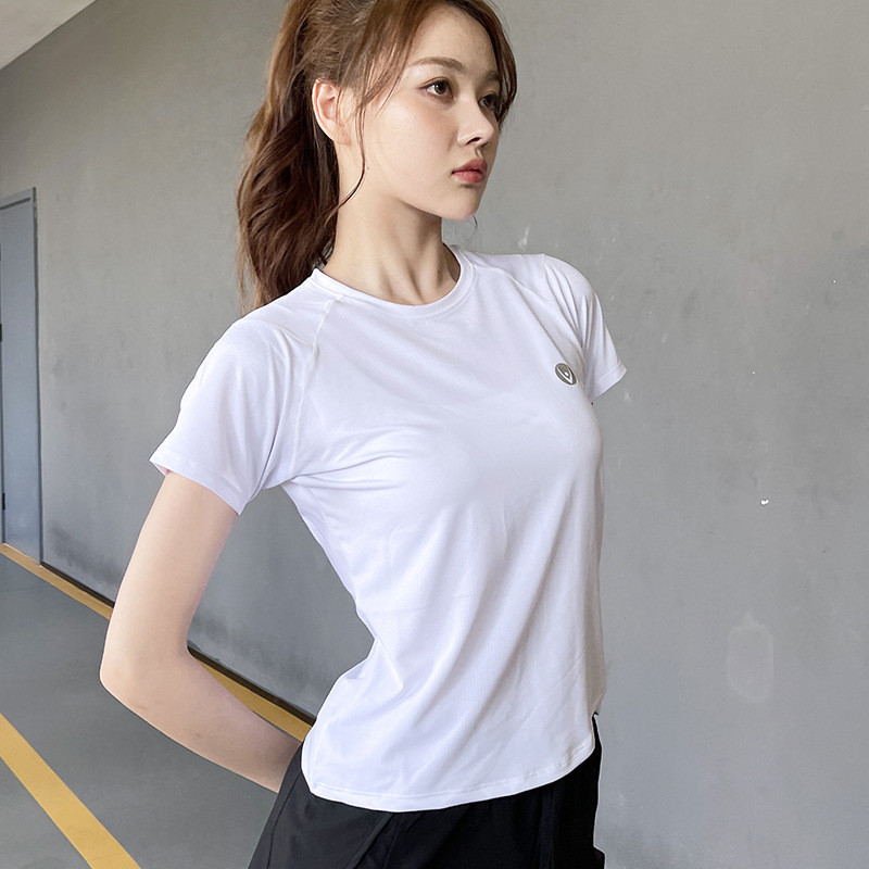 กีฬาเสื้อยืดผู้หญิงชุดออกกําลังกายโยคะแขนสั้นด้านบนขนาดใหญ่